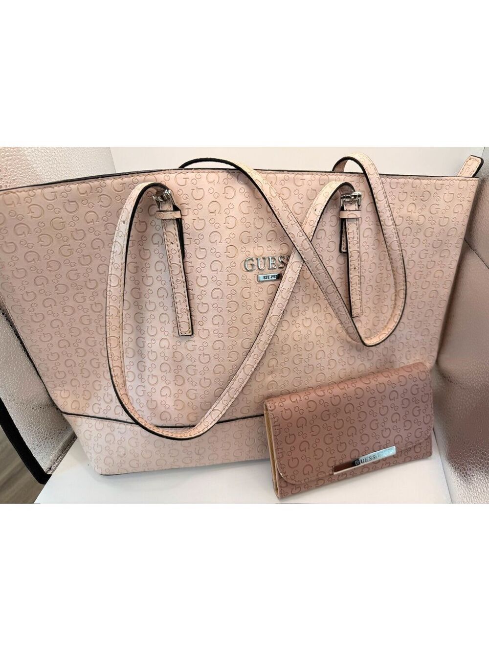 GUESS Tote & Wallet Set In Pink